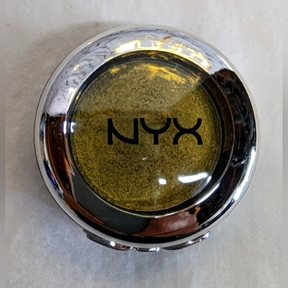 NYX Cosmetics Bewitched Prismatic Shadow